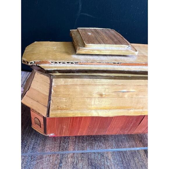 Vintage Sandalwood Chinese Hand Painted Trinket Box - Picture 3 of 9